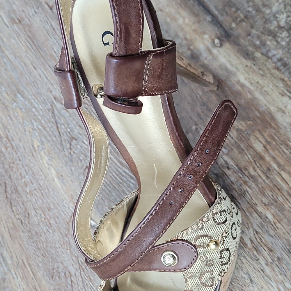 Guess logo brown and gold  platform  heels - Picture 9 of 9